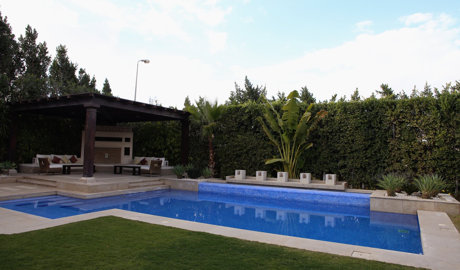 PALM HILLS RESIDENCE