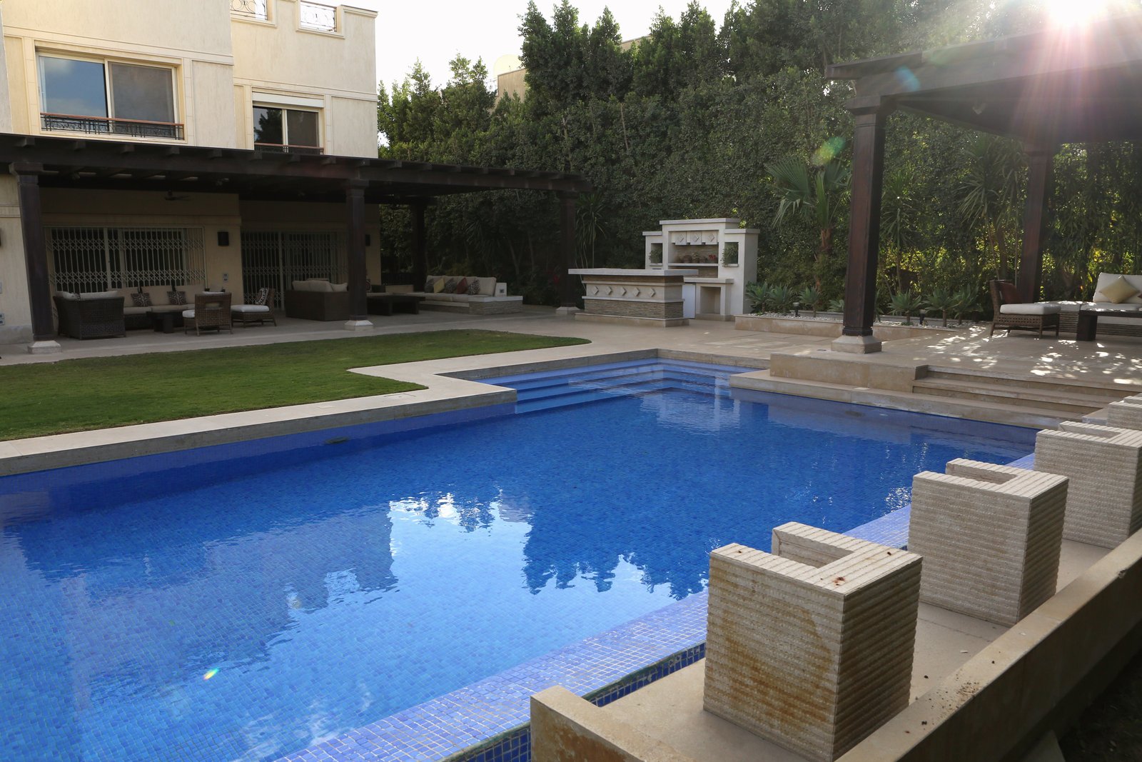 PALM HILLS RESIDENCE