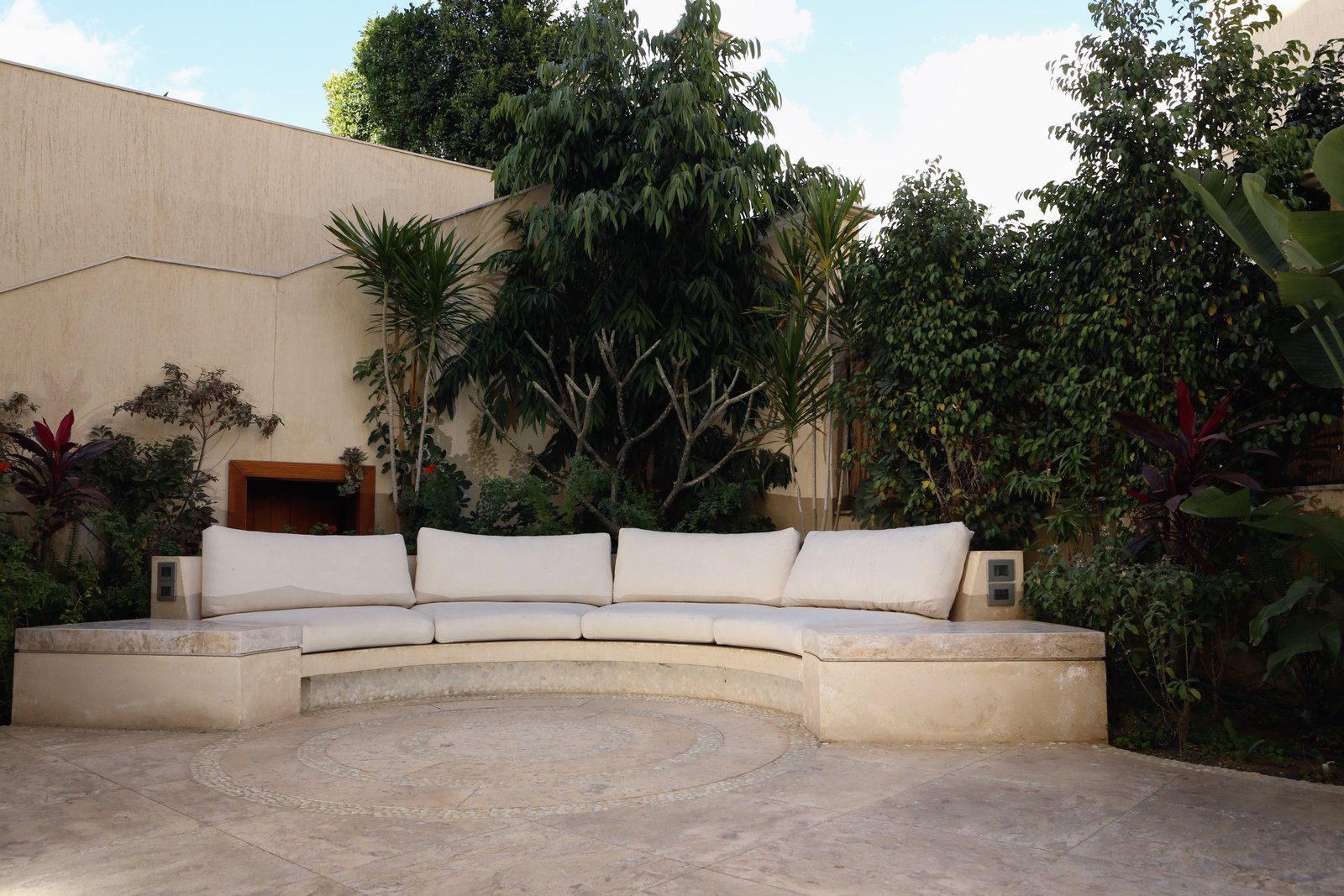 PALM HILLS RESIDENCE