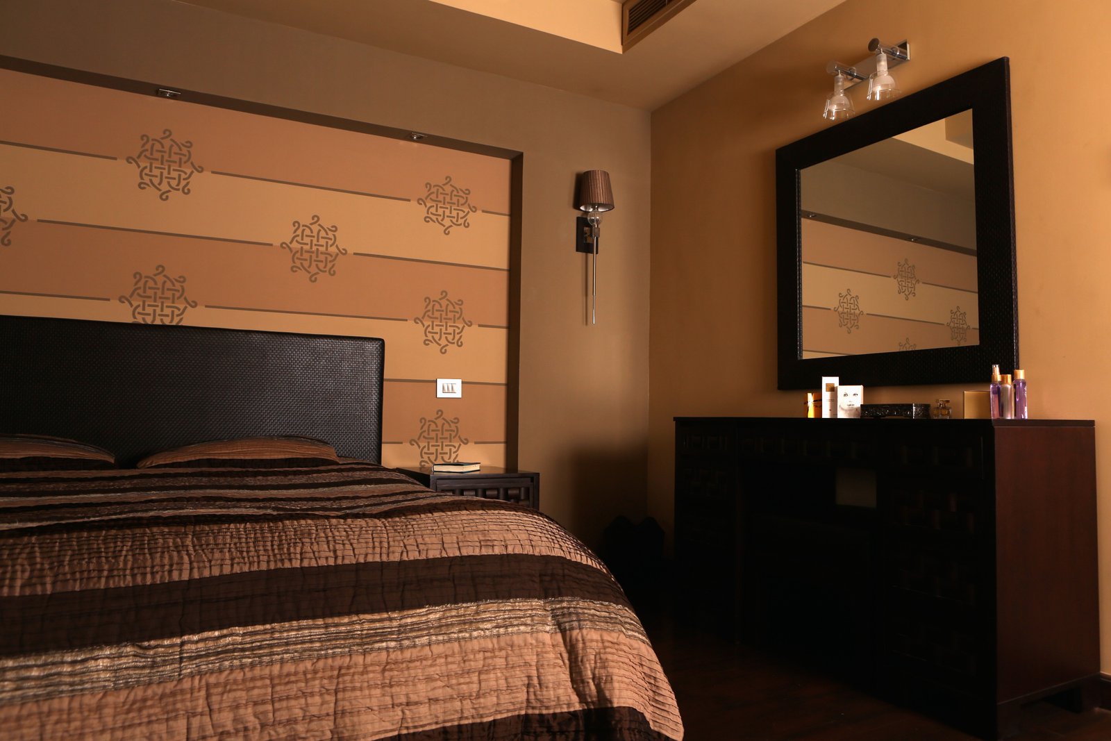 PALM HILLS RESIDENCE